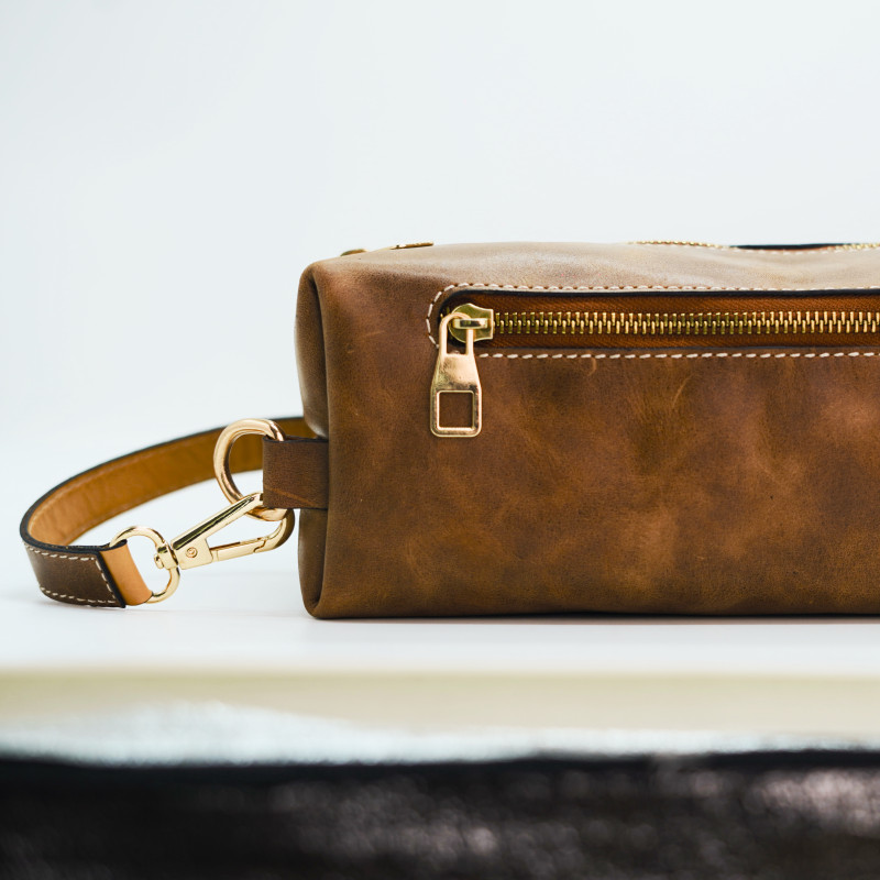 Rustic Pull-Up Clutch Bag (Oil Brown)