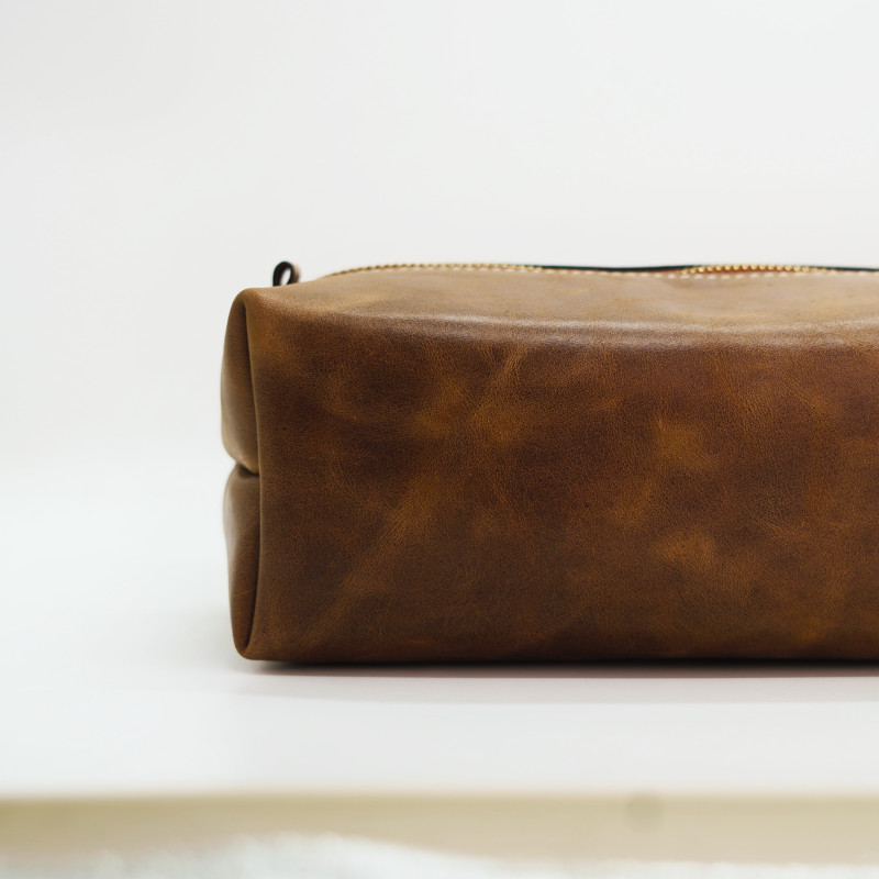 Rustic Pull-Up Clutch Bag (Oil Brown)