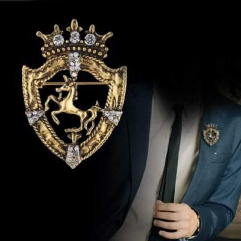 Men's Suit Crown Brooch