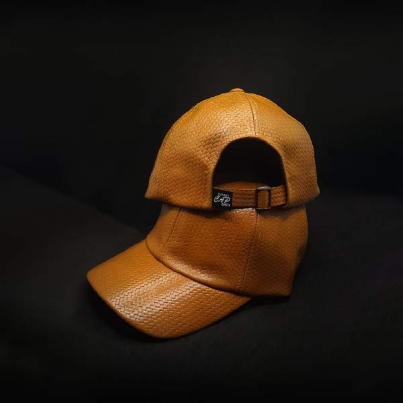 FASHIONABLE LEATHER CAP